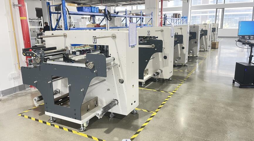 Digital Label Die Cutter VR320X