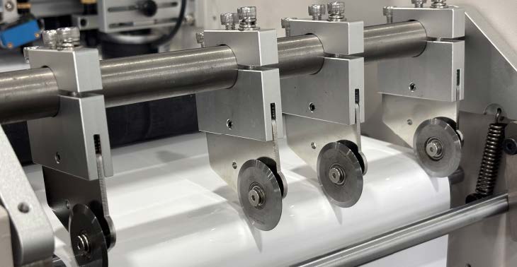 Automatic Digital Roll Lable Cutter NexCut240